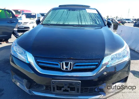 2015 Honda Accord Hybrid Touring z USA, uszkodzony, nr VIN 1HGCR6F78FA012363